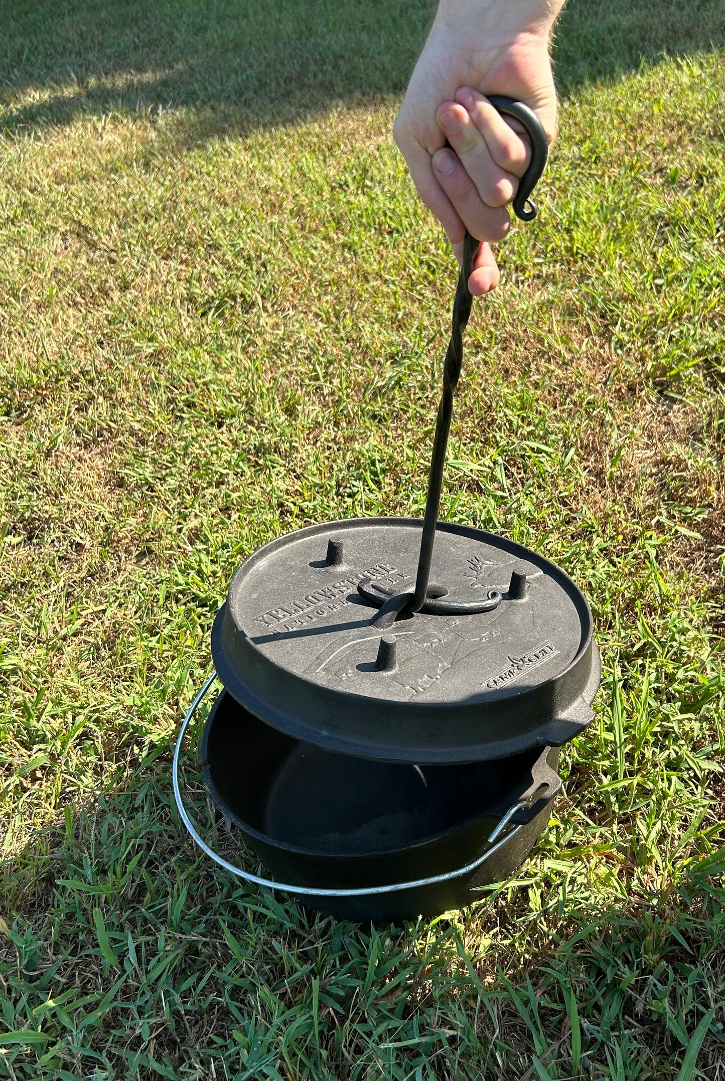 Dutch Oven Lid Lifter